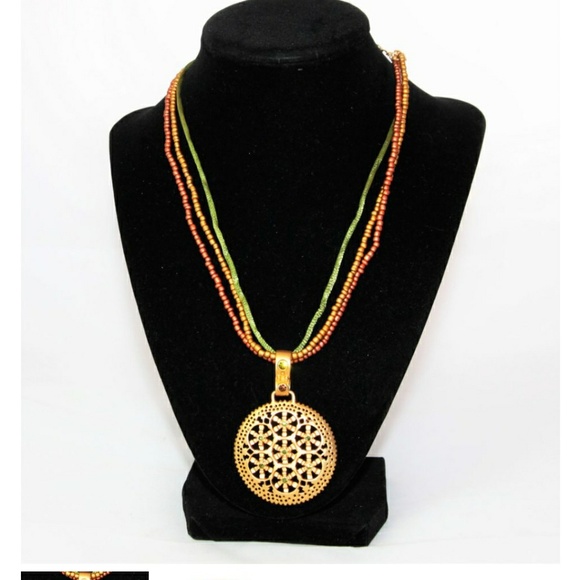 🦋3/$20🦋 Retired Premier Necklace - Picture 1 of 8